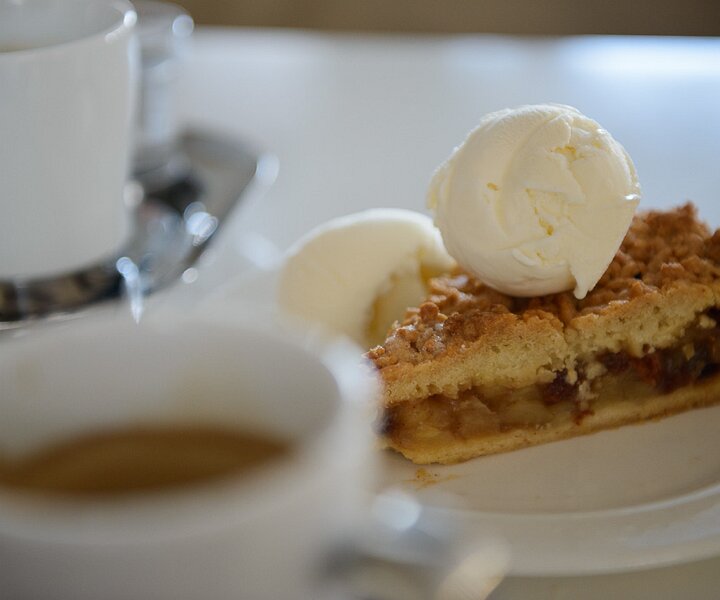 _DSC0095 Coffee with apple pie at Capo Bay .