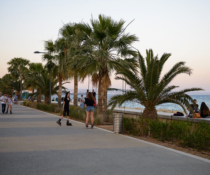 _DSC0014 At the seaside promenade (Molos) in Limassol in the evening.
