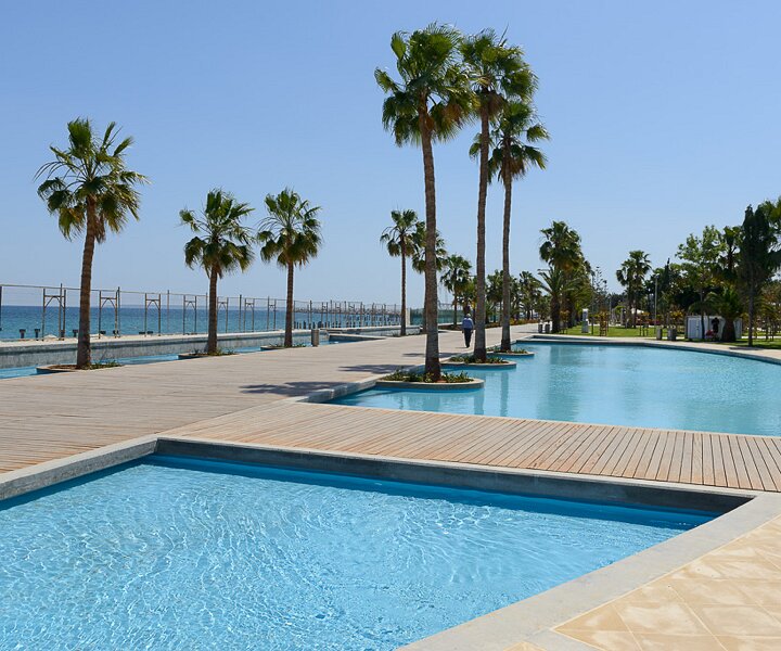 _DSC0072 At the seaside promenade (Molos) in Limassol.