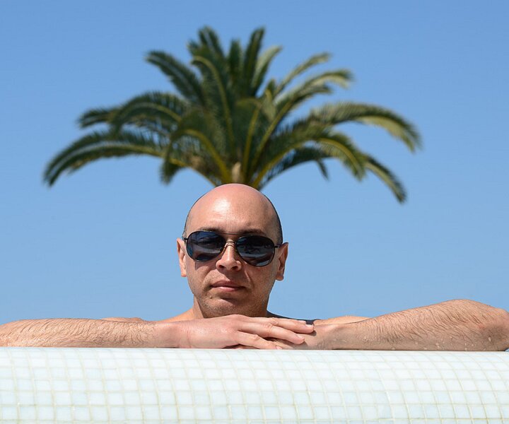_DSC0004 Markos in the pool.