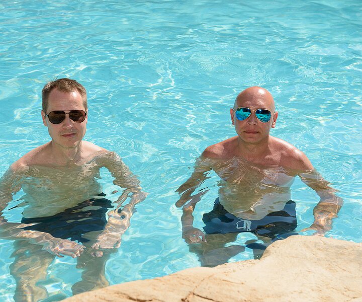 _DSC0051 Arto and Markos in the pool.