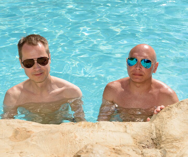 _DSC0057 Arto and Markos in the pool.