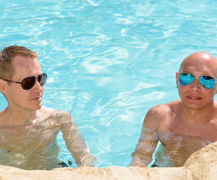 _DSC0060 Arto and Markos in the pool.