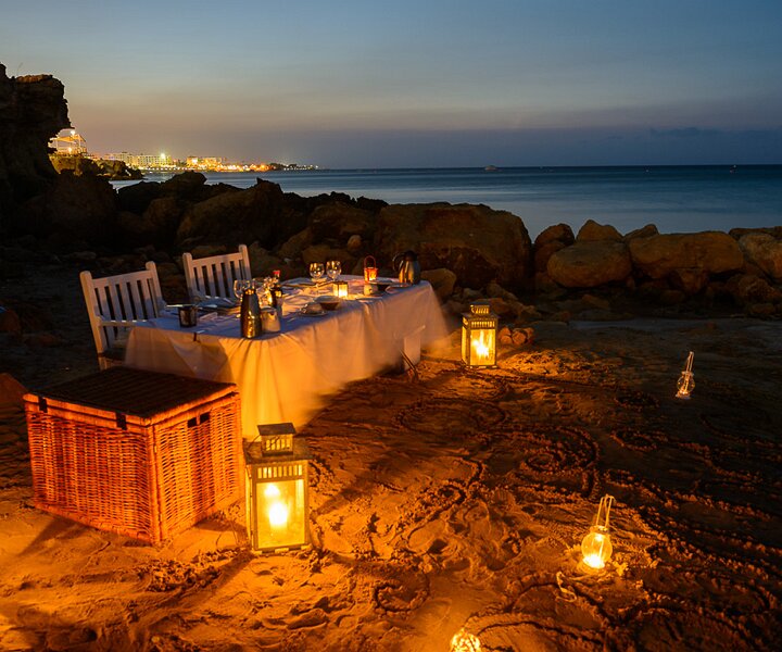 _DSC0019 Dinner for two on the beach.