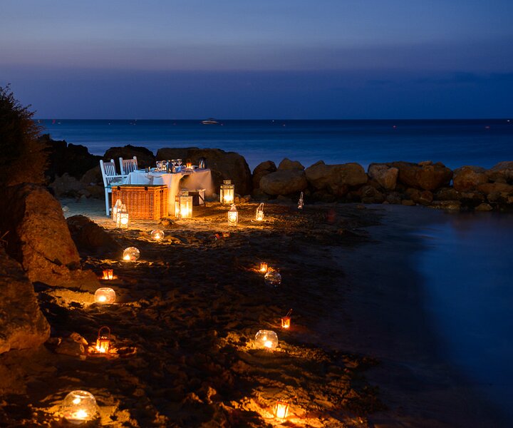 _DSC0021 An amazing location and arrangement for an exclusive dinner with delicious food prepared by Capo Bay Hotel .
