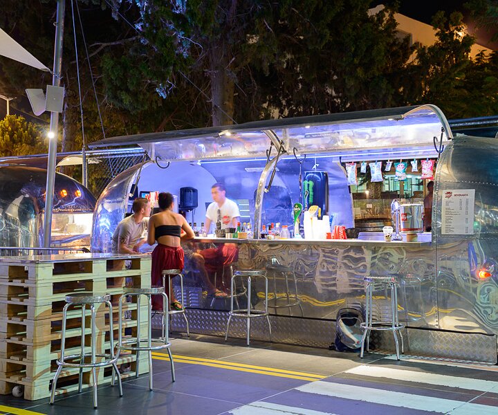 _DSC0091 The Airstream caravan serving beverages (the bar) at Start Park.