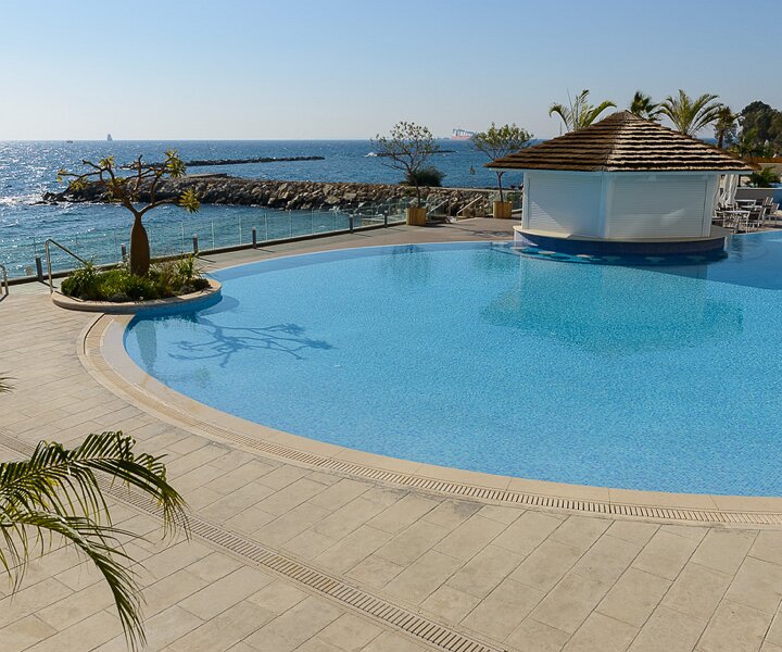 _DSC0016 By the pool at the Royal Apollonia hotel in Limassol.