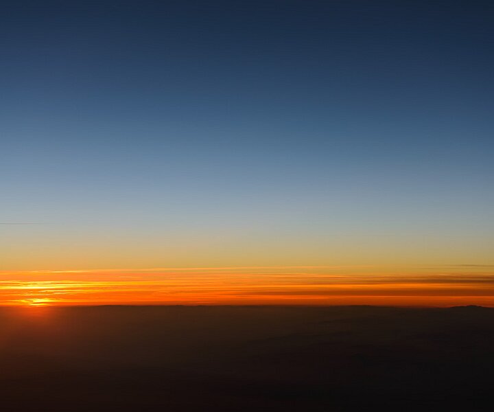 _DSC0021 Sunset, flying to Stockholm.