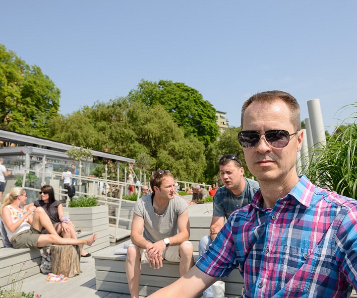_DSC0030 Arto at Mälarpaviljongen, enjoying the sunny weather.