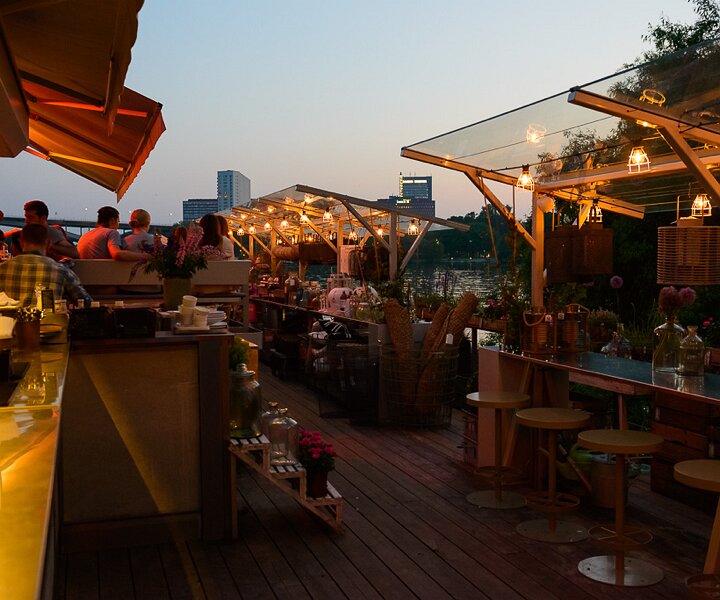 _DSC0085 At Mälarpaviljongen in the evening.