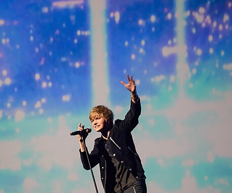 _DSC0026 Ulrik Munther - Tell the World I'm Here.