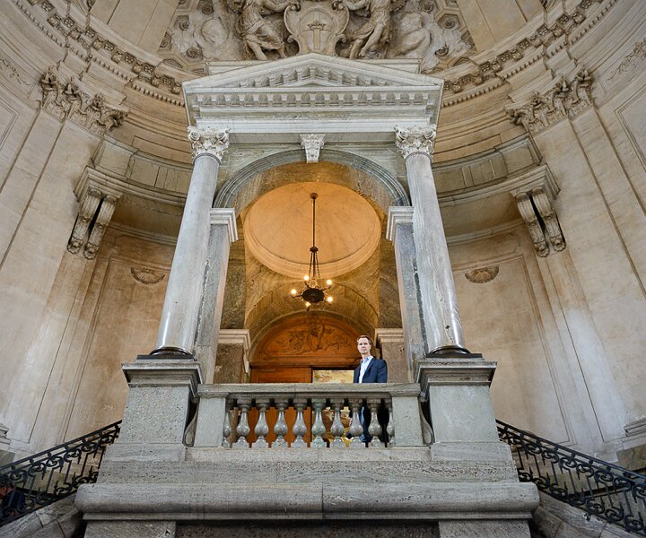 _DSC0022 Arto in the Royal Palace.