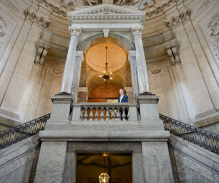 _DSC0026 Arto in the Royal Palace.