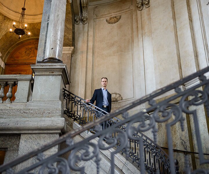 _DSC0027 Arto in the Royal Palace.
