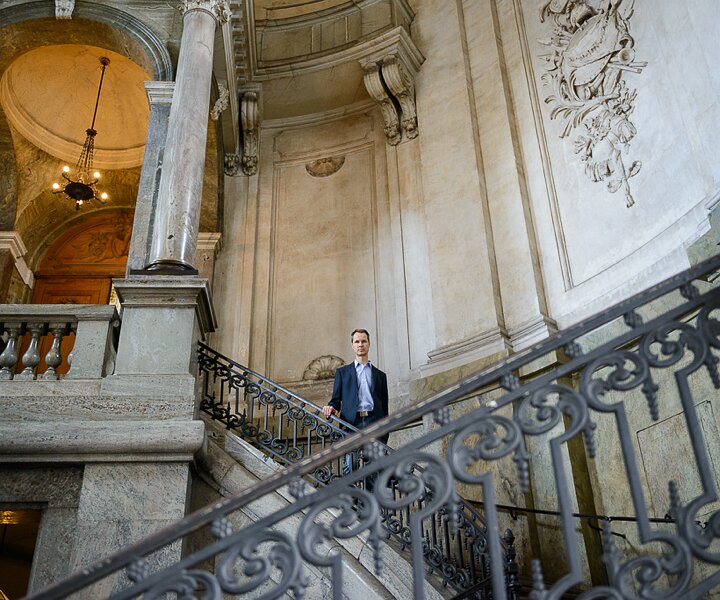 _DSC0031 Arto in the Royal Palace.