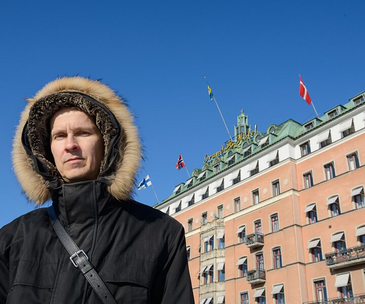 _DSC0035 Arto outside Grand Hôtel on a sunny but cold winter day in February.