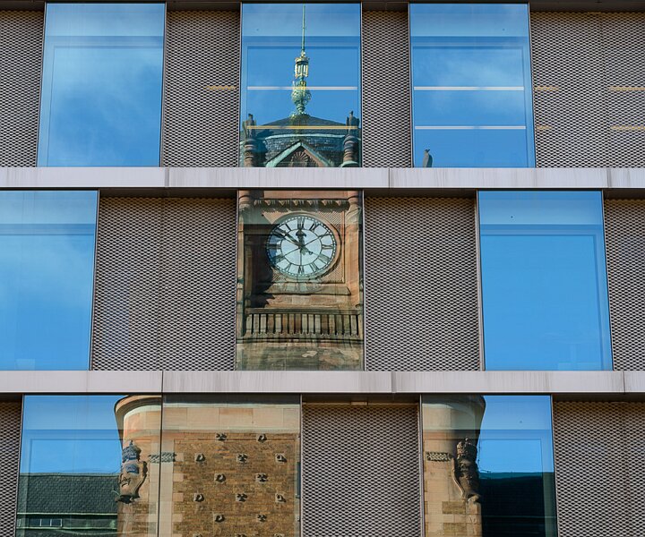 _DSC0003 Reflections on the facade of a building, Vasagatan.