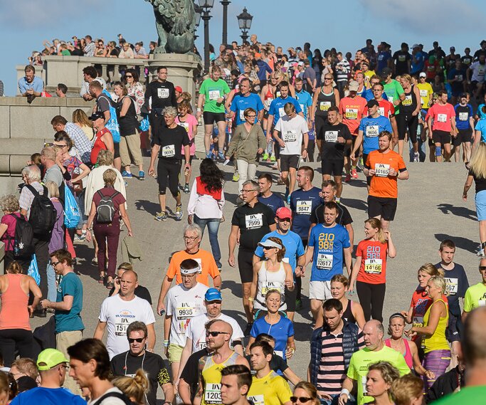 _DSC0034 Runners at the Royal Palace.