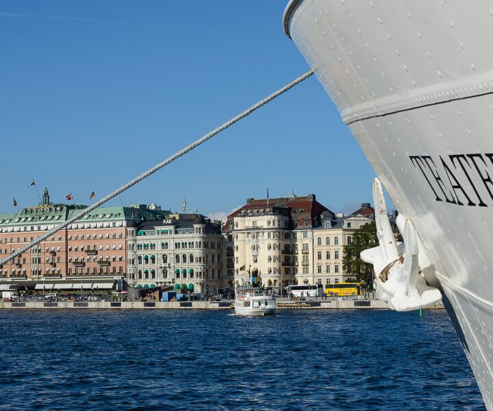 _DSC0059 View from Skeppsbron, Grand Hôtel to the left.