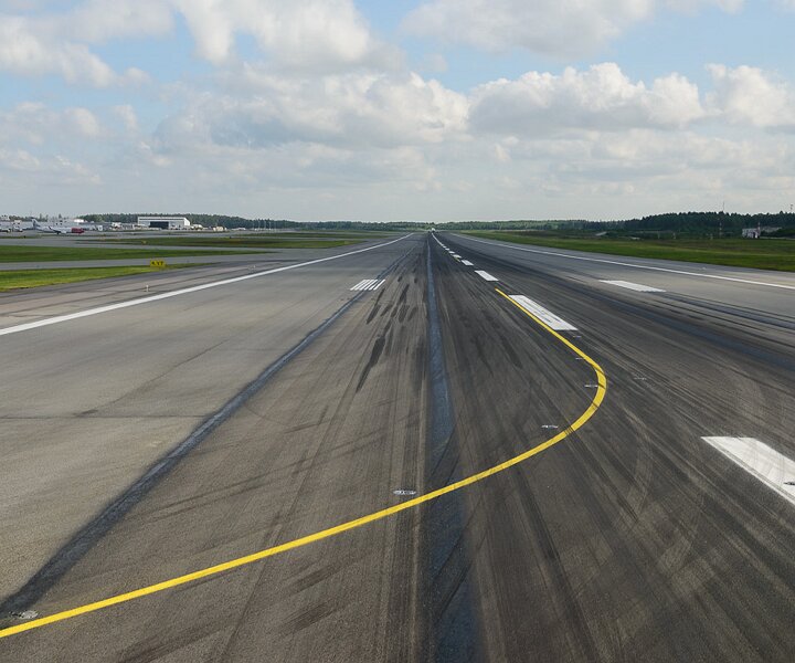 _DSC0017 On the runway, ready for takeoff from Arlanda airport.