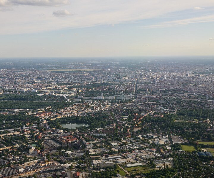 _DSC0040 View of central Berlin, on the approach to Tegel airport.