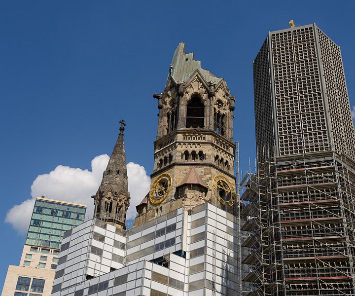 _DSC0001 The Kaiser Wilhelm Memorial Church (Gedächtniskirche) on the Kurfürstendamm in Berlin.