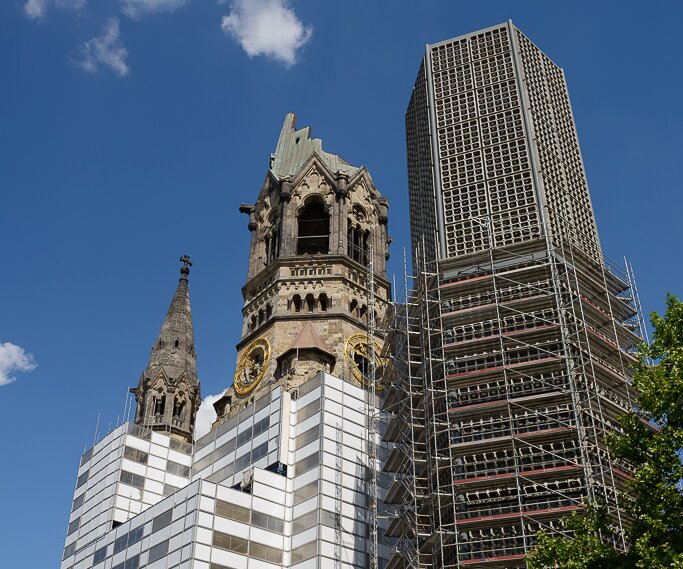 _DSC0006 The Kaiser Wilhelm Memorial Church (Gedächtniskirche) on the Kurfürstendamm in Berlin.