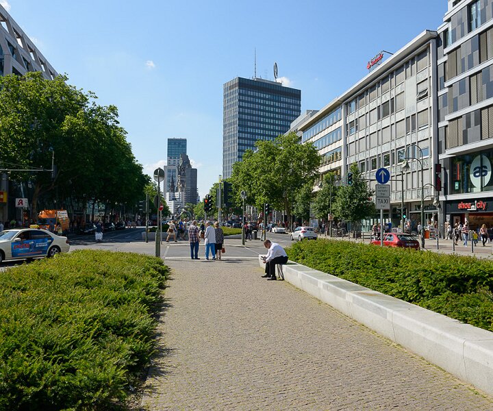 _DSC0038 On Tauentzienstraße in Berlin.