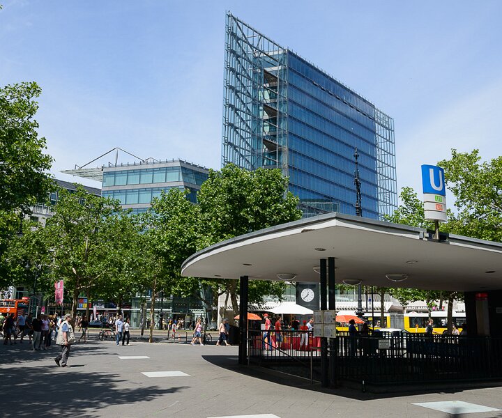 _DSC0040 At Joachimstaler Platz on Kurfürstendamm.