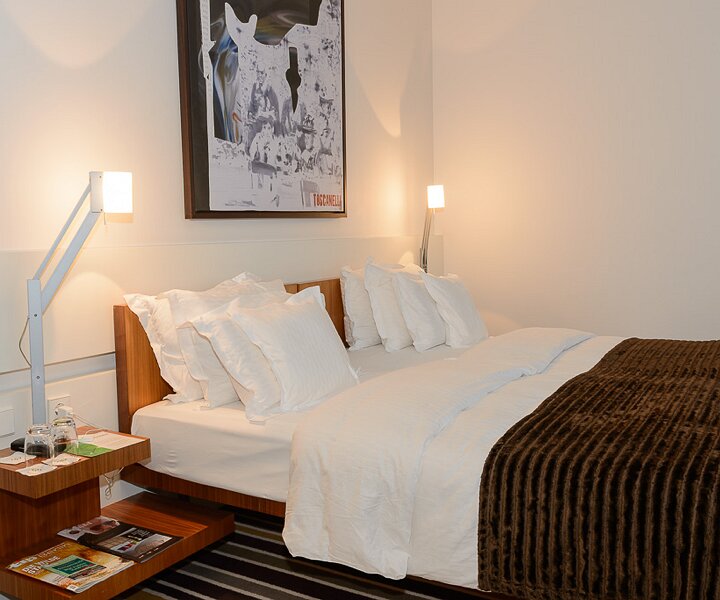 _DSC0017 The bedroom in the suite 1101 at the Sofitel Berlin Kurfürstendamm hotel.