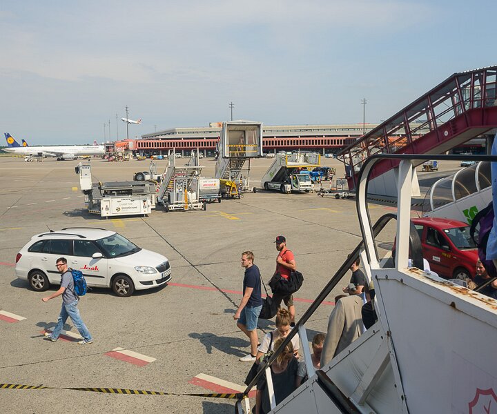 _DSC0018 Boarding the B737-700 at Tegel airport for Stockholm.