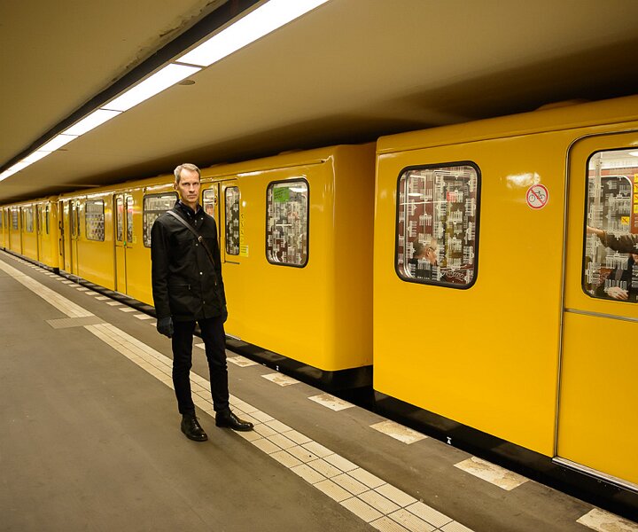 _DSC0011 Arto at the subway station at Nollendorfplatz.