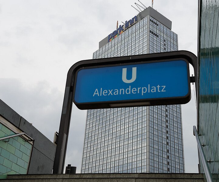 _DSC0142 At Alexanderplatz.