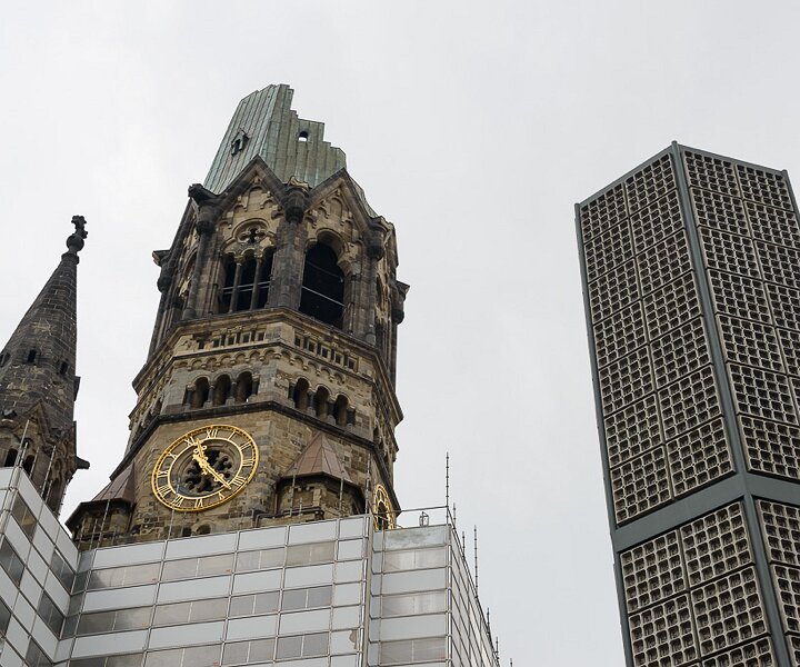 _DSC0004 The Kaiser Wilhelm Memorial Church (Gedächtniskirche) on the Kurfürstendamm in Berlin.
