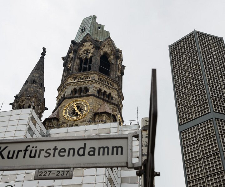 _DSC0008 The Kaiser Wilhelm Memorial Church (Gedächtniskirche) on the Kurfürstendamm in Berlin.