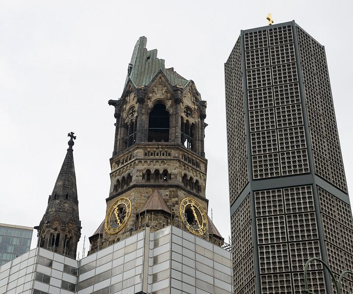 _DSC0009 The Kaiser Wilhelm Memorial Church (Gedächtniskirche) on the Kurfürstendamm in Berlin.