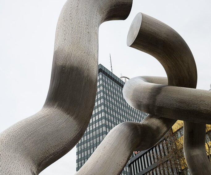 _DSC0032 The Berlin sculpture on Tauentzienstraße.