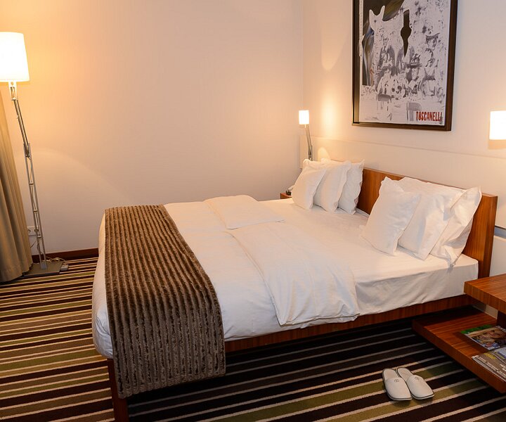 _DSC0172 The bedroom in the hotel room at Sofitel Berlin Kurfürstendamm.