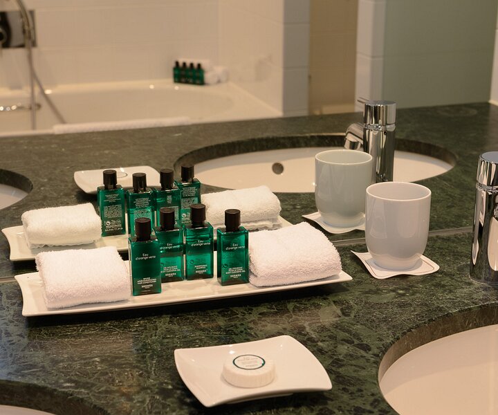 _DSC0210 In the bathroom of the hotel room at Sofitel Berlin Kurfürstendamm.