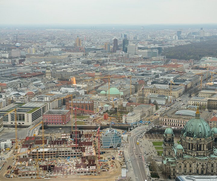 _DSC0060 View from the rotating restaurant Sphere in the TV-tower at Alexanderplatz. At a hight of 207 meters.
