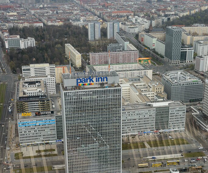 _DSC0084 View of the Park Inn hotel from the TV-tower at Alexanderplatz.
