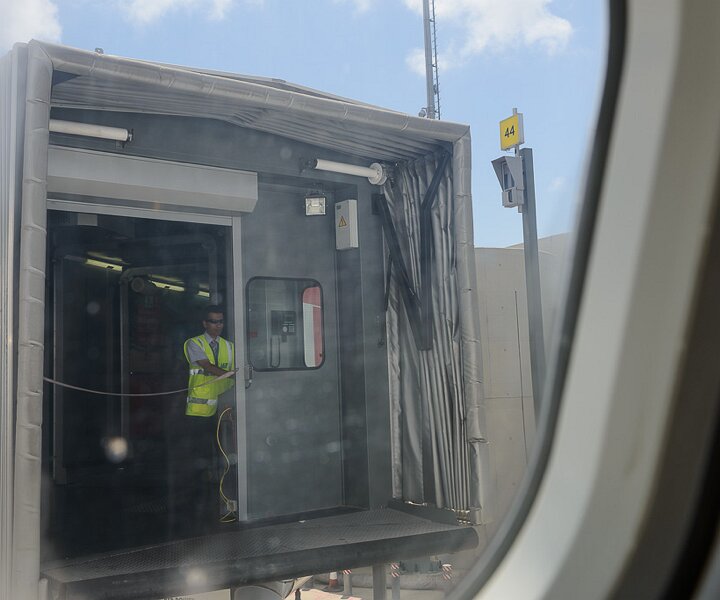 _DSC0053 Docking to the gate at Larnaca airport.