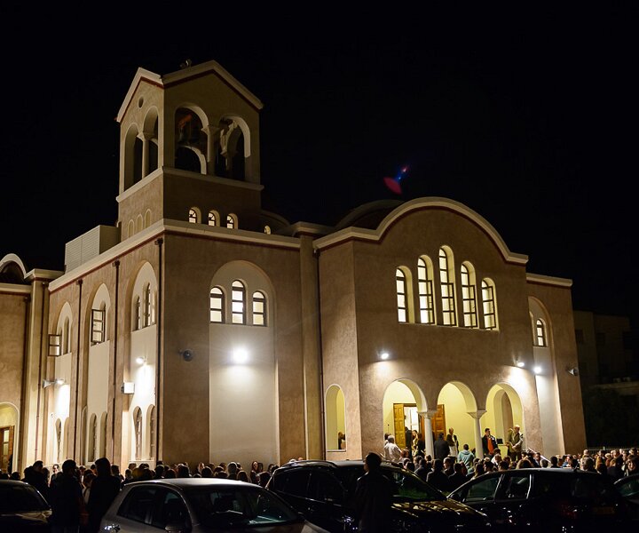 _DSC0037 At the church in Limassol at the night of Holy Saturday.