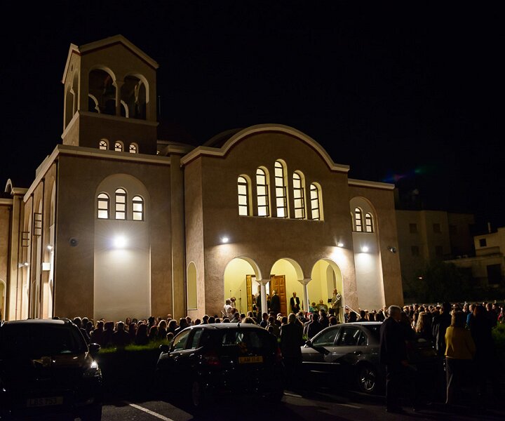 _DSC0039 At the church in Limassol at the night of Holy Saturday.