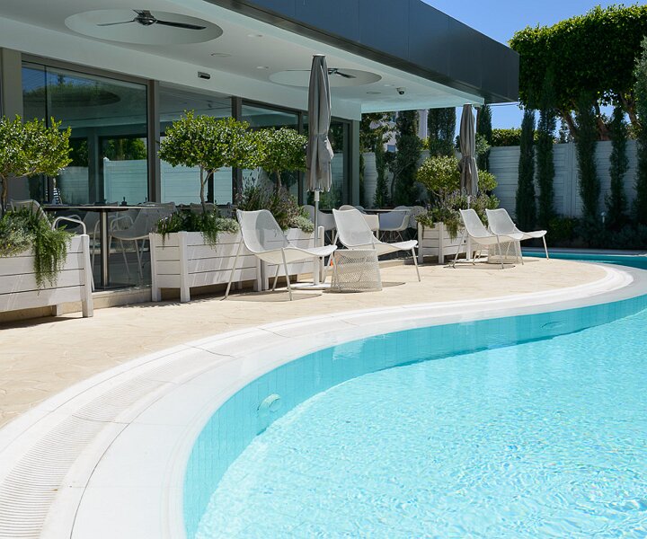 _DSC0083 By the pool at Alasia hotel.