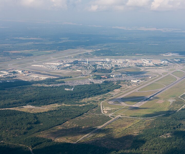 _DSC0011 View of Arlanda airport after takeoff.