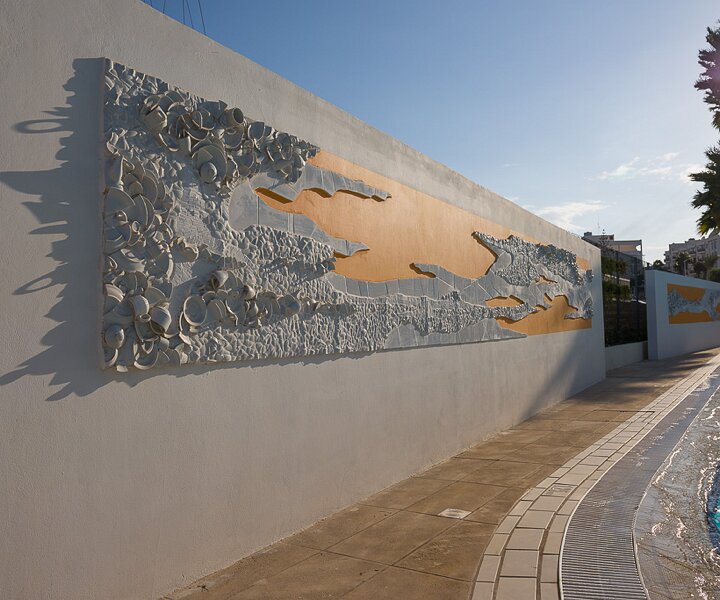 _DSC0044 Art by the pool at Capo Bay Hotel .
