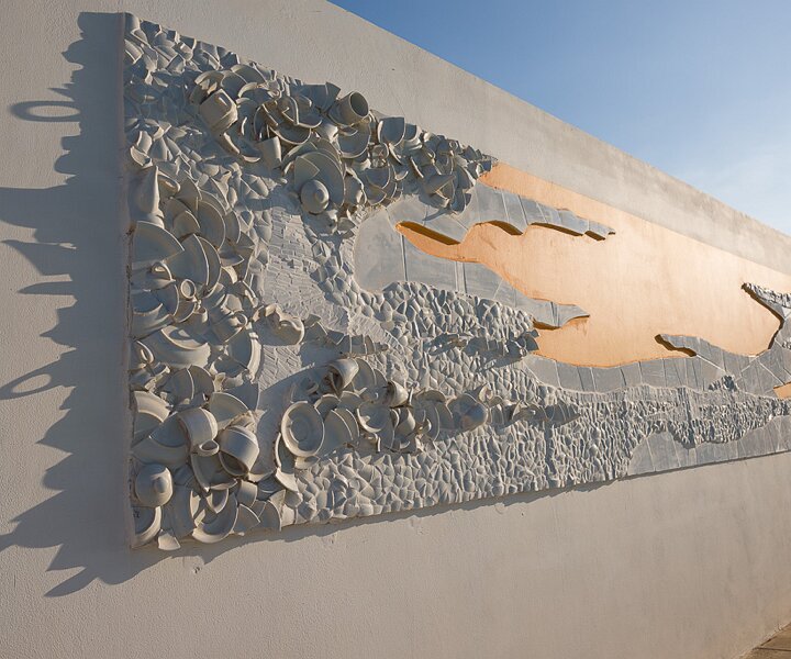 _DSC0073 Art by the pool at Capo Bay Hotel .