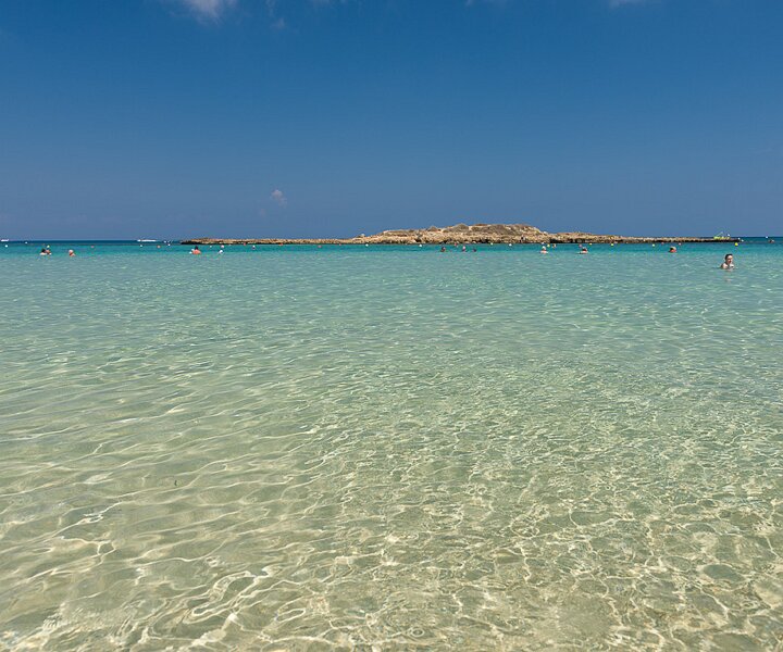 _DSC0024 The clear waters at Fig Tree Bay.