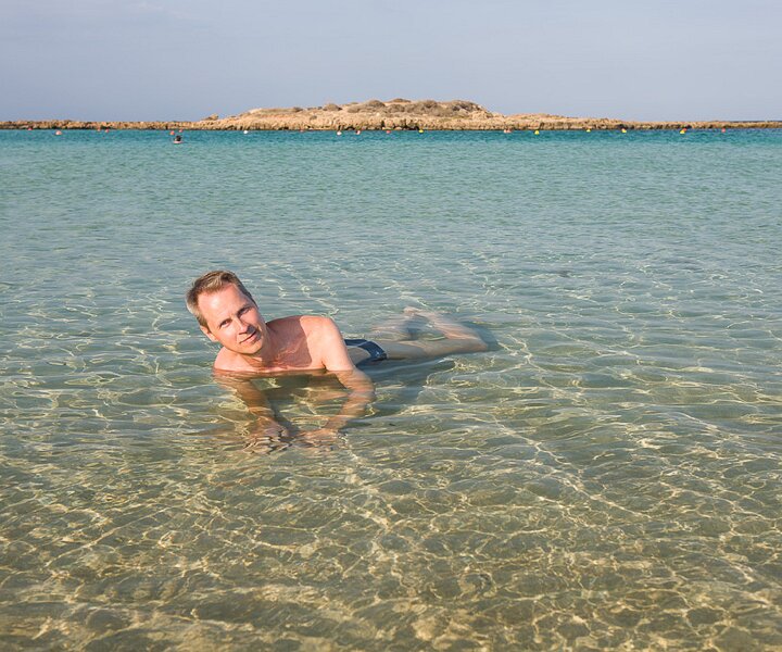 _DSC0054 Arto in the sea at Fig Tree Bay.